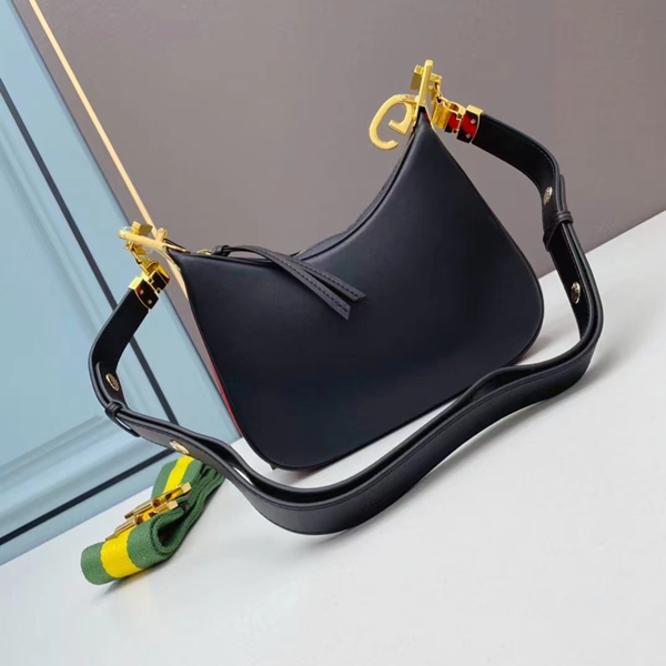 激安グッチバッグコピー背面デザイン